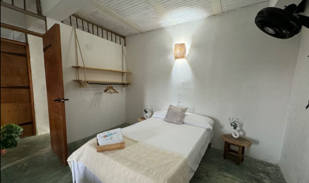 Hostal con habitaciones privadas en Rincón del Mar